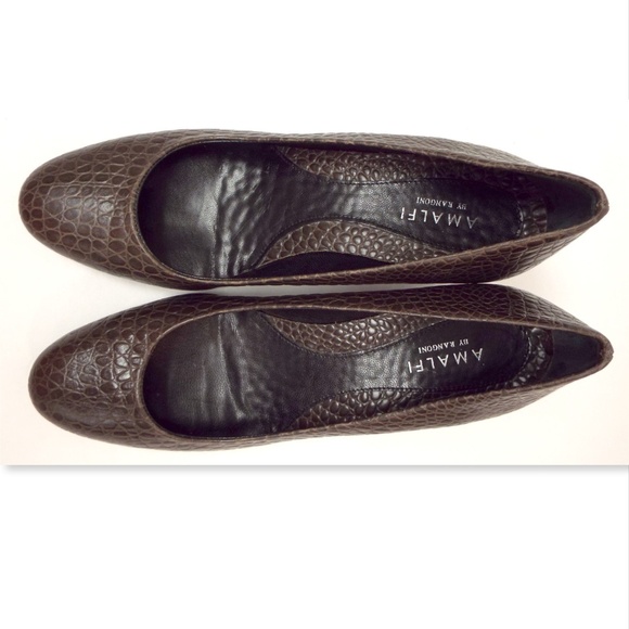 Unworn AMALFI by Rangoni Taupe Alligator Pumps 8 - Picture 2 of 8
